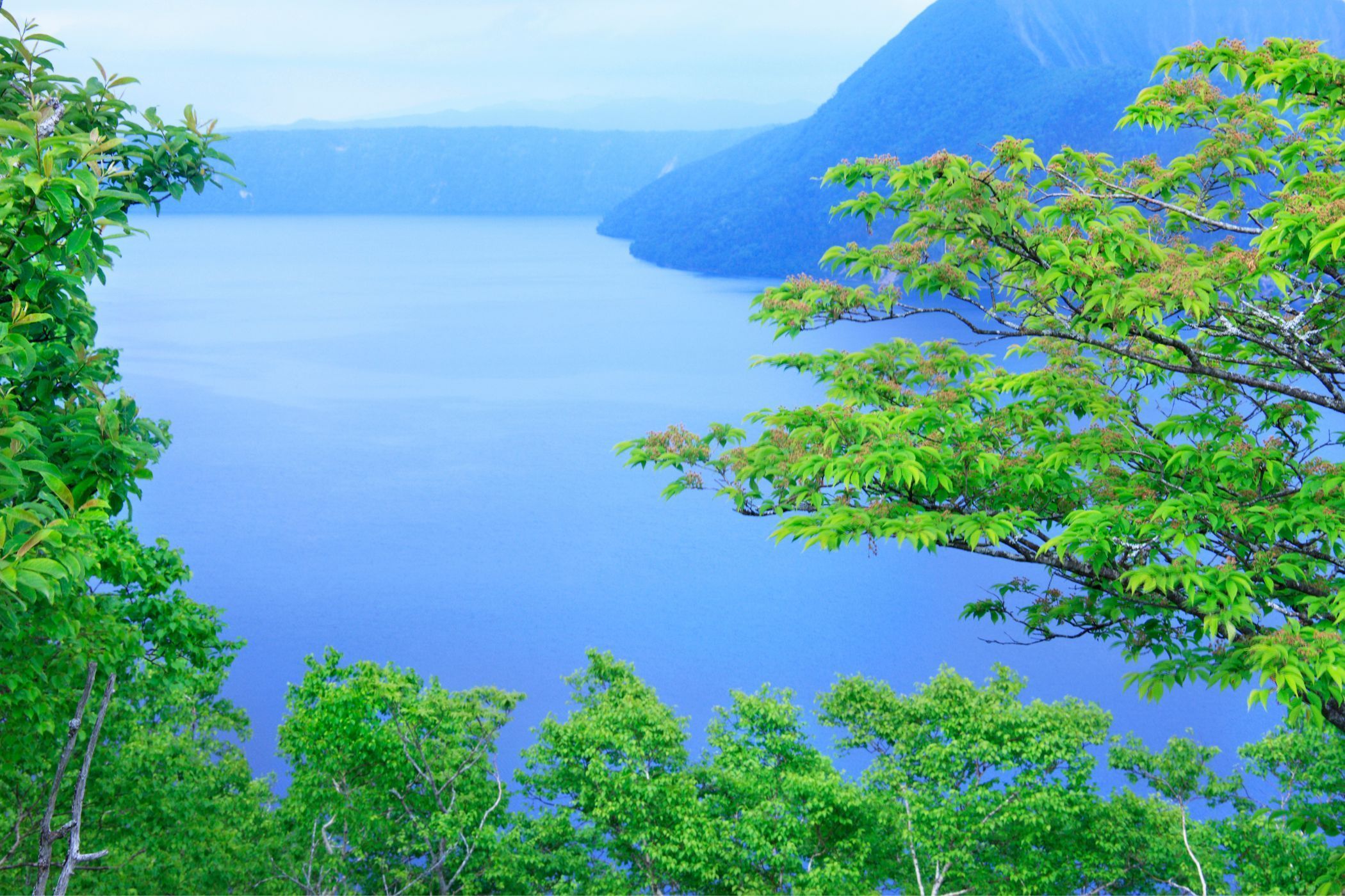 Прекрасные вулканические озера Японии