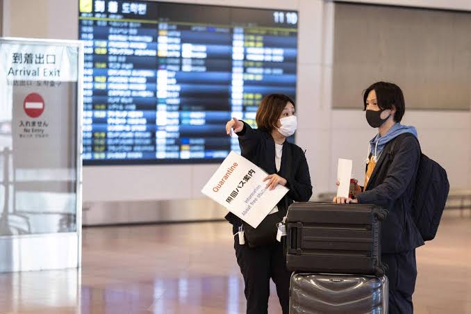 Япония смягчает карантин при въезде в страну