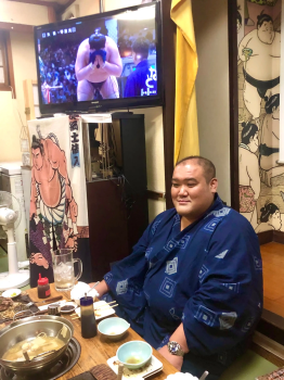 Мини шоу сумо и обед сумоиста