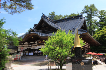 Храм Ояма Oyama Jinja
