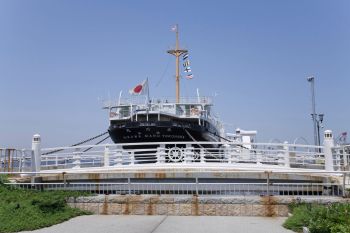 NYK Hikawa Maru 