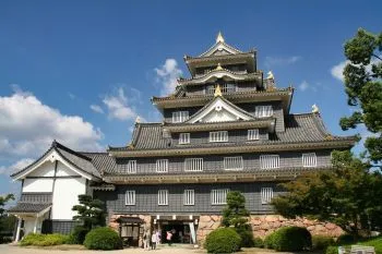 Экскурсия в замок Окаяма, храм Котохира и древний театр кабуки