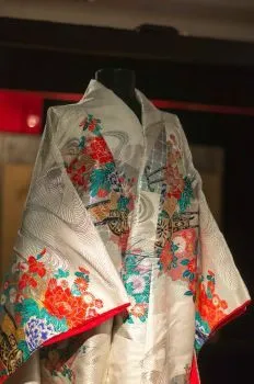 Урок по одеванию юката или кимоно в районе Гиндза