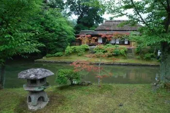 Романтический ужин в традиционном японском доме с видом на сад (Кавагоэ)